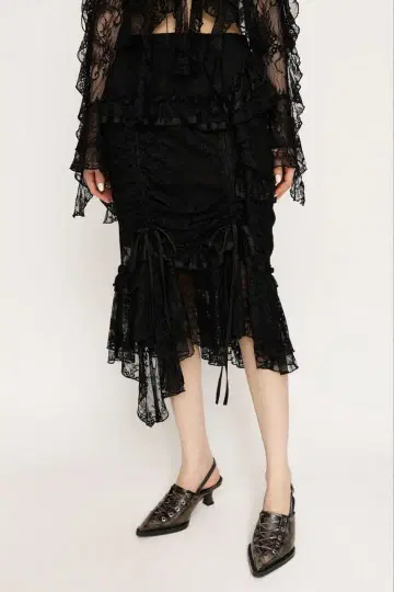 프릴 리본 블랙 레이스 비대칭 스커트