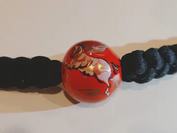 빨간색 말 그림체 겉옷 끈 순수 실크 손그림