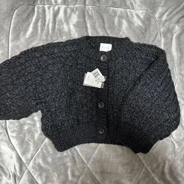 FIKA 모 100% 숏 기장 가디건