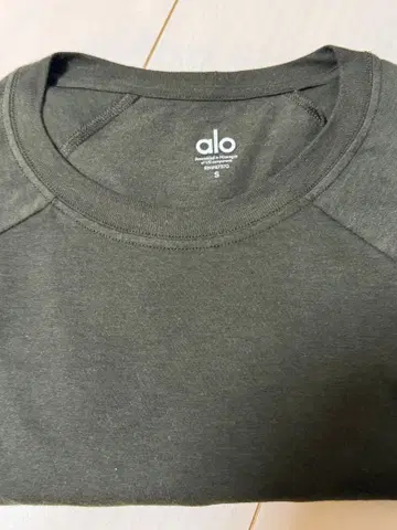 alo 다크 그린 T셔츠 S사이즈