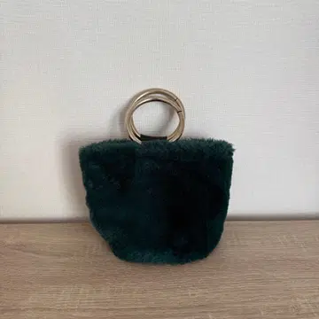 다크 그린 퍼 핸드백