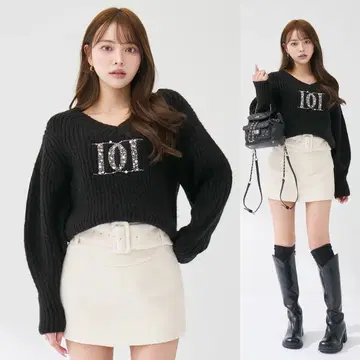 다리치 팬시 비즈 DD 로고 볼륨 니트탑