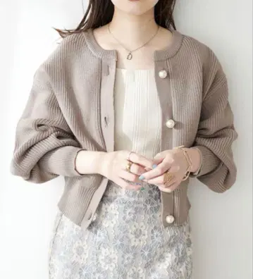 새상품급 BIG 펄 단추 폴리 니트 가디건 브라운 내추럴 꾸뛰르