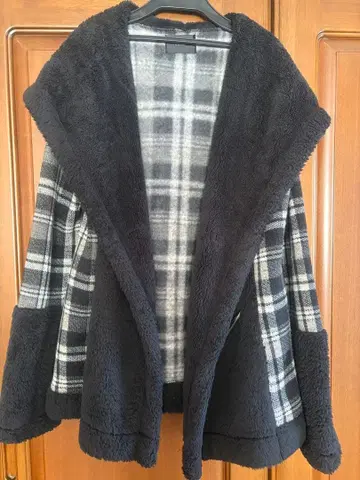 [컨디션 최상] Praia 플리스 체크 무늬 후드 부착 자켓