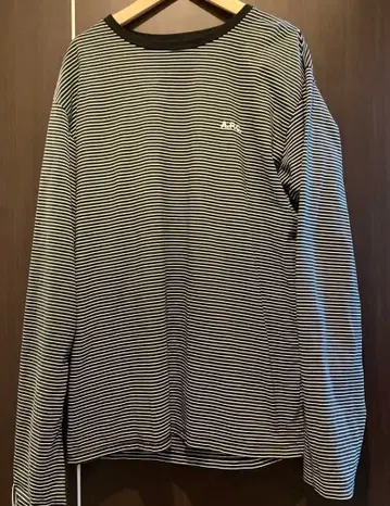 APC 긴팔 티셔츠