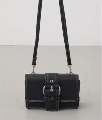 AZUL by moussy 벨트 디자인 월렛 백