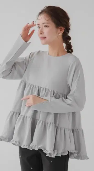 fitmore 슬릿 슬리브 밑단 프릴 티어드 블라우스 그레이