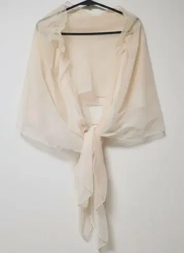 베이지 프릴 숄