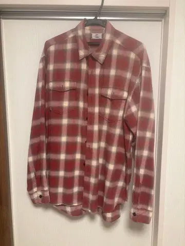 러그 맥그리거 데미지 가공 체크 플란넬 셔츠