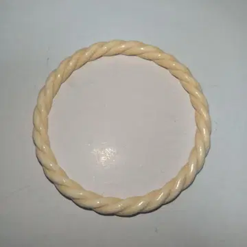 아이보리 트위스트 디자인 뱅글