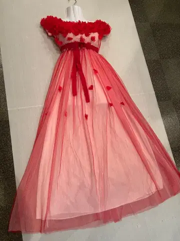 Tika 새상품급 파티/무대/촬영/업무/컬러 빨간색 + 코사/튤롱