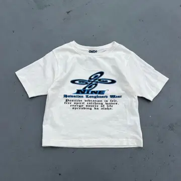 9090 x PIKO Windmill Logo Cropped Tee