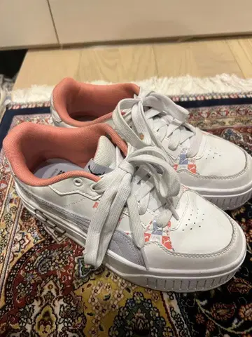 푸마 키티 스니커즈 사이즈 22.5cm PUMA 카르멘