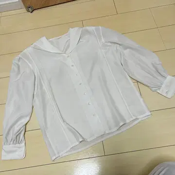 잉게보그 블라우스