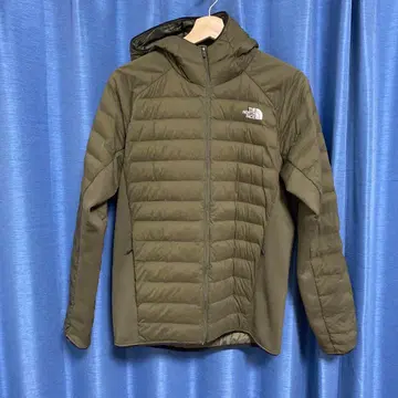 THE NORTH FACE 후드 부착 다운 자켓 올리브
