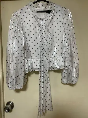 [ 1/5 삭제 ] sister jane 도트 쉬폰 블라우스