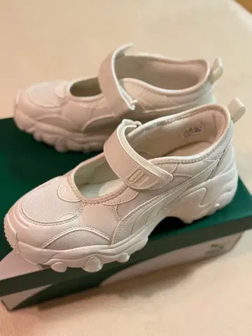 푸마 PUMA 우먼 펄서 웨지 샌들 24cm 화이트