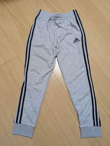 미사용! 아디다스 맨투맨 팬츠