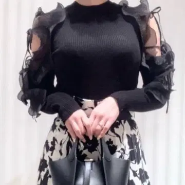 [정품] 프릴 슬리브 니트 풀오버 SNIDEL