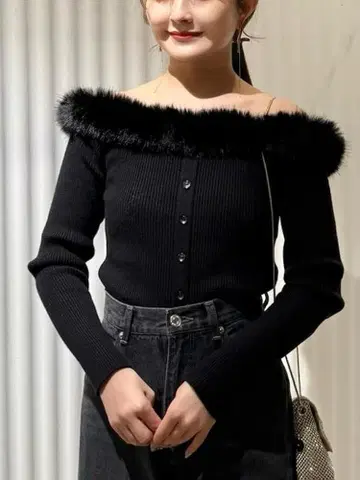 데콜테 퍼 니트 풀오버 SNIDEL BLK