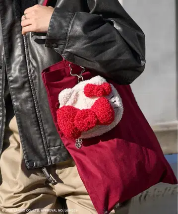 프릭스스토어 한정판 HELLOKITTY '복슬복슬 파우치 새상품 블랙