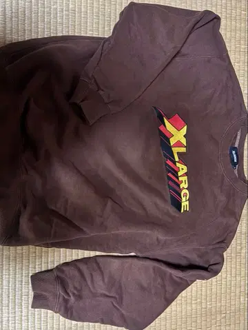 XLARGE 브라운 로고 프린트 맨투맨 M