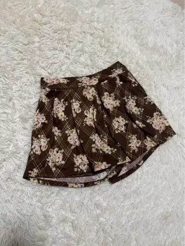 [ 미사용 새상품 ] LIZ LISA x 마이멜로디 꽃무늬 체크 숏팬츠