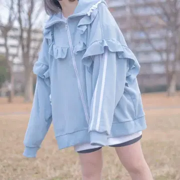 [ 시착만 한 상품 ] satoi 프릴 하이넥 후드티 라이트 블루