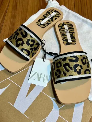 [ 새상품 ] ZARA 레오파드 무늬 샌들 사이즈 39