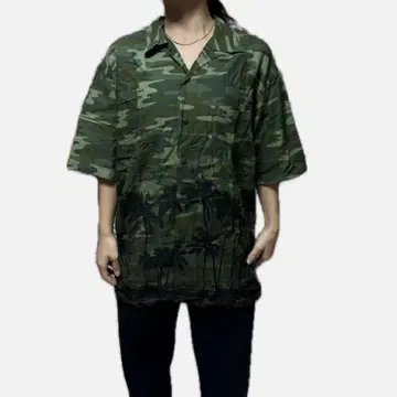 Jungle Sturmt 카모 패턴 반팔 셔츠 L 사이즈
