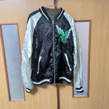 스카잔 새와 고양이 자수 블랙과 화이트