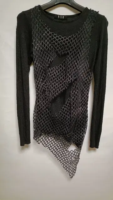 BLACK PEACE NOW 망사 컷 슬리브리스 블랙 긴팔 티셔츠