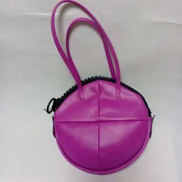 원형 핑크 숄더백