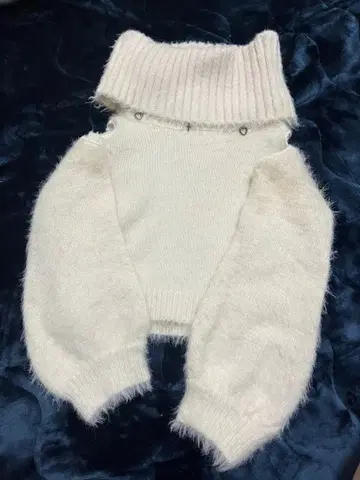 swankiss 하트 볼륨 슬리브 니트