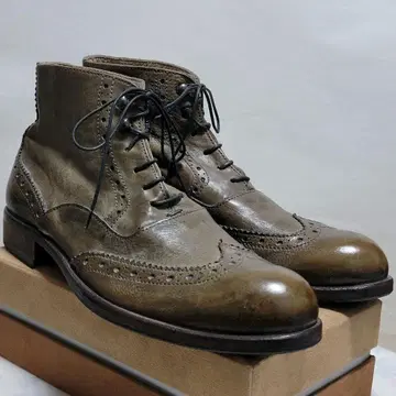 MoMA 레이스업 부츠