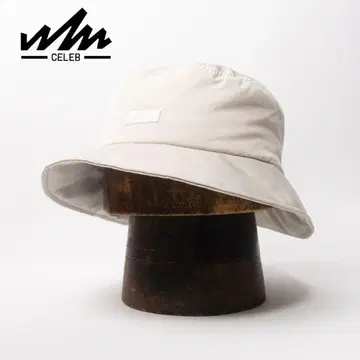 새상품 CELEB 셀럽 충전솜 패딩 버킷햇 아이보리