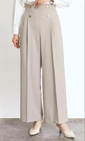 미사용 새상품 야마다야 FENNEL 버튼 악센트 와이드 팬츠 베이지