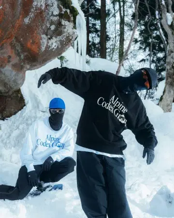 Alpine Codex Group 크루넥 스웨트