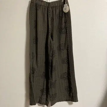 카키 꽃무늬 자수