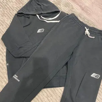 new balance 블랙 트레이닝복 맨투맨 S