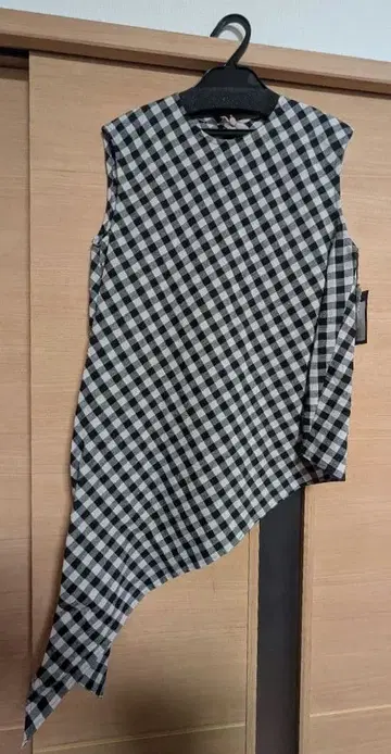 Aga 슬리브리스 체크 셔츠