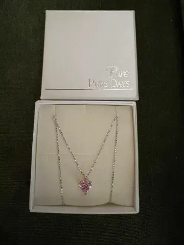 PURE DAYS 핑크 하트형 크리스탈 목걸이