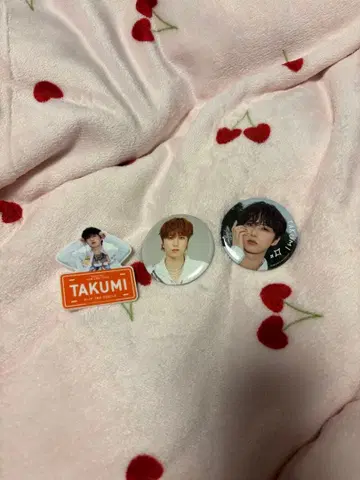 오자키 타쿠미 명찰 캔뱃지 묶음 판매