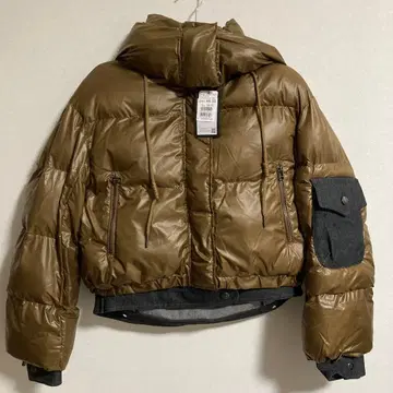 브라운 후드 부착 다운 자켓