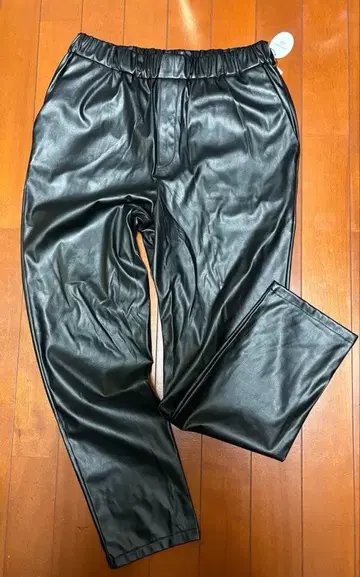 그레디 브릴리언트 가죽풍 팬츠