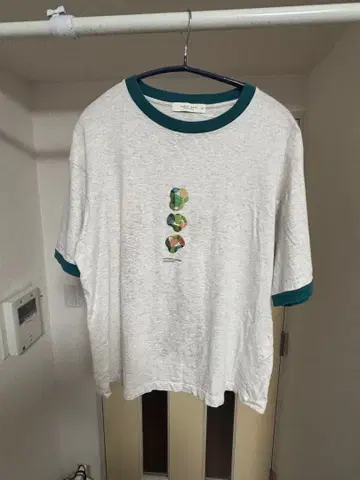 PUBLIC TOKYO 텍스처 아트 링거 TEE