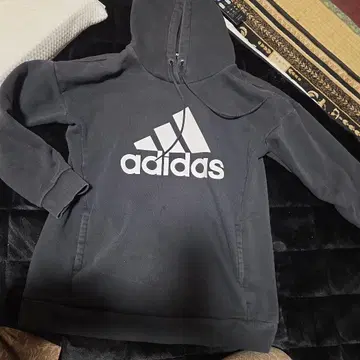 adidas 후드 부착 후드티 블랙