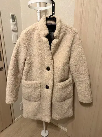 BANANA REPUBLIC 보아 소재 크림색 롱 코트