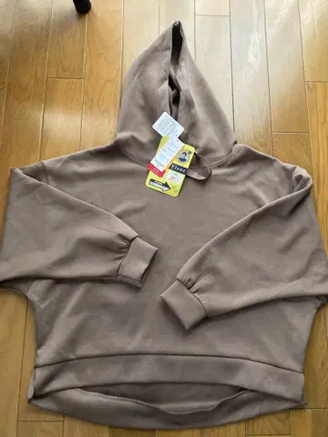 [미착용 새상품] 시마무라 오카다유리 슬림 후드티 브라운 성숙 캐주얼