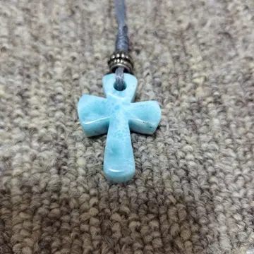 라리마 십자가 목걸이